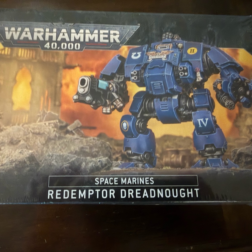 Warhammer 40,000 Space Marines Redemptor Dreadnought new in box